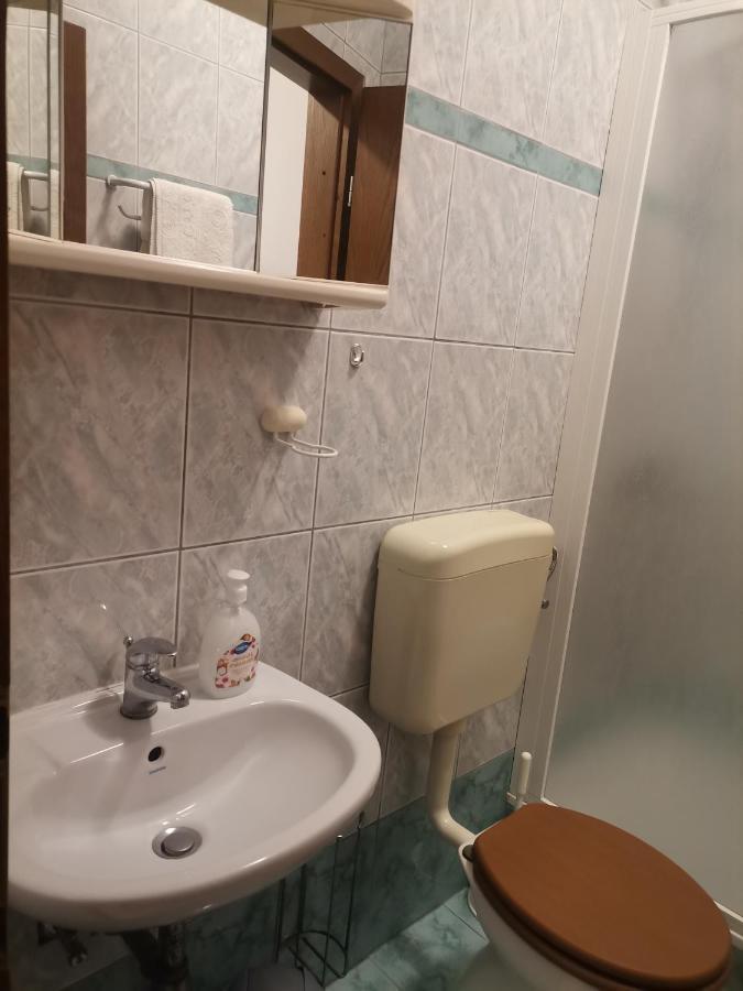 Apartments Petrica Malinska Ngoại thất bức ảnh