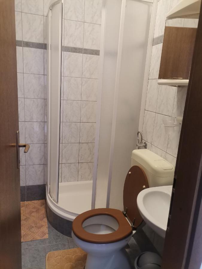 Apartments Petrica Malinska Ngoại thất bức ảnh