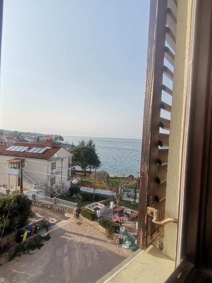 Apartments Petrica Malinska Ngoại thất bức ảnh