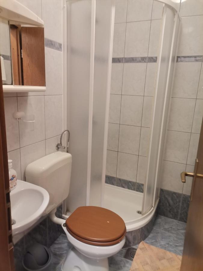 Apartments Petrica Malinska Ngoại thất bức ảnh