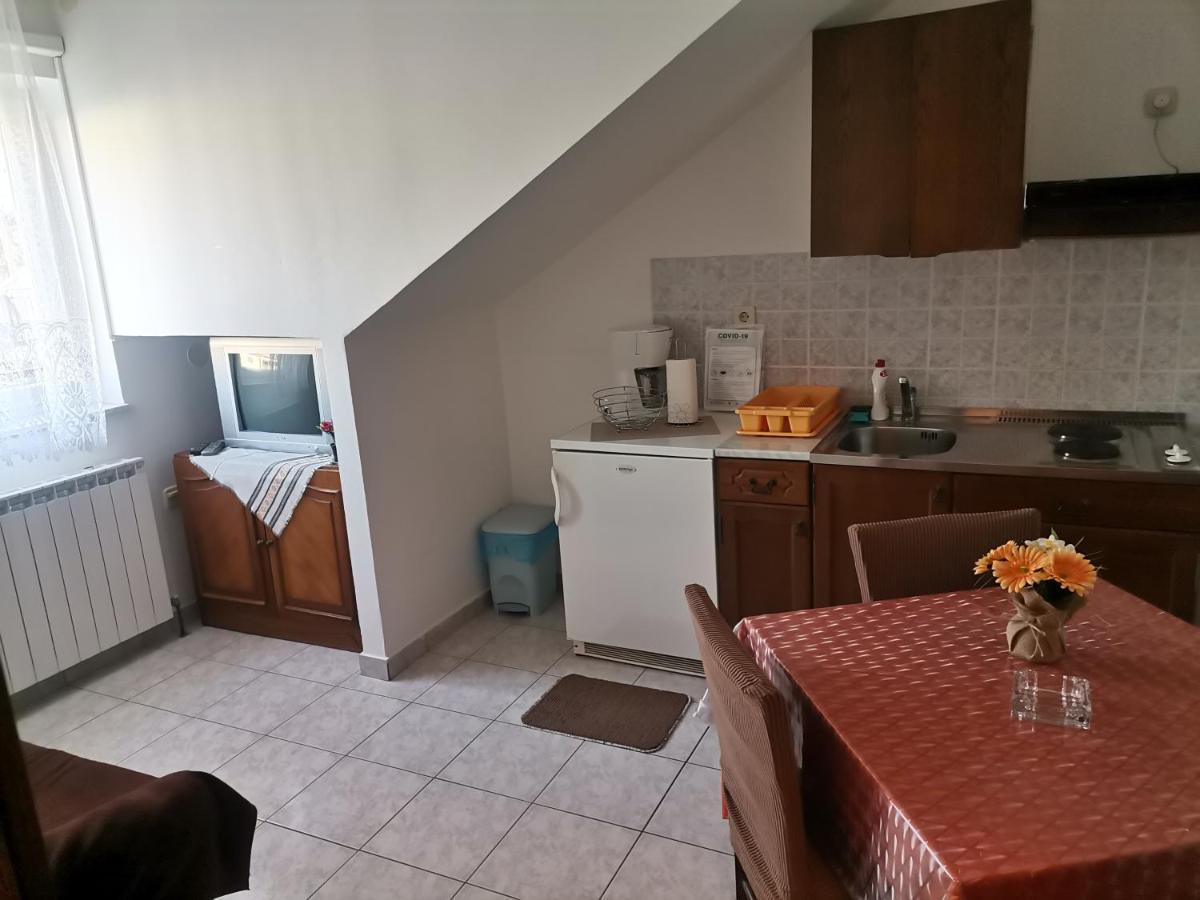 Apartments Petrica Malinska Ngoại thất bức ảnh