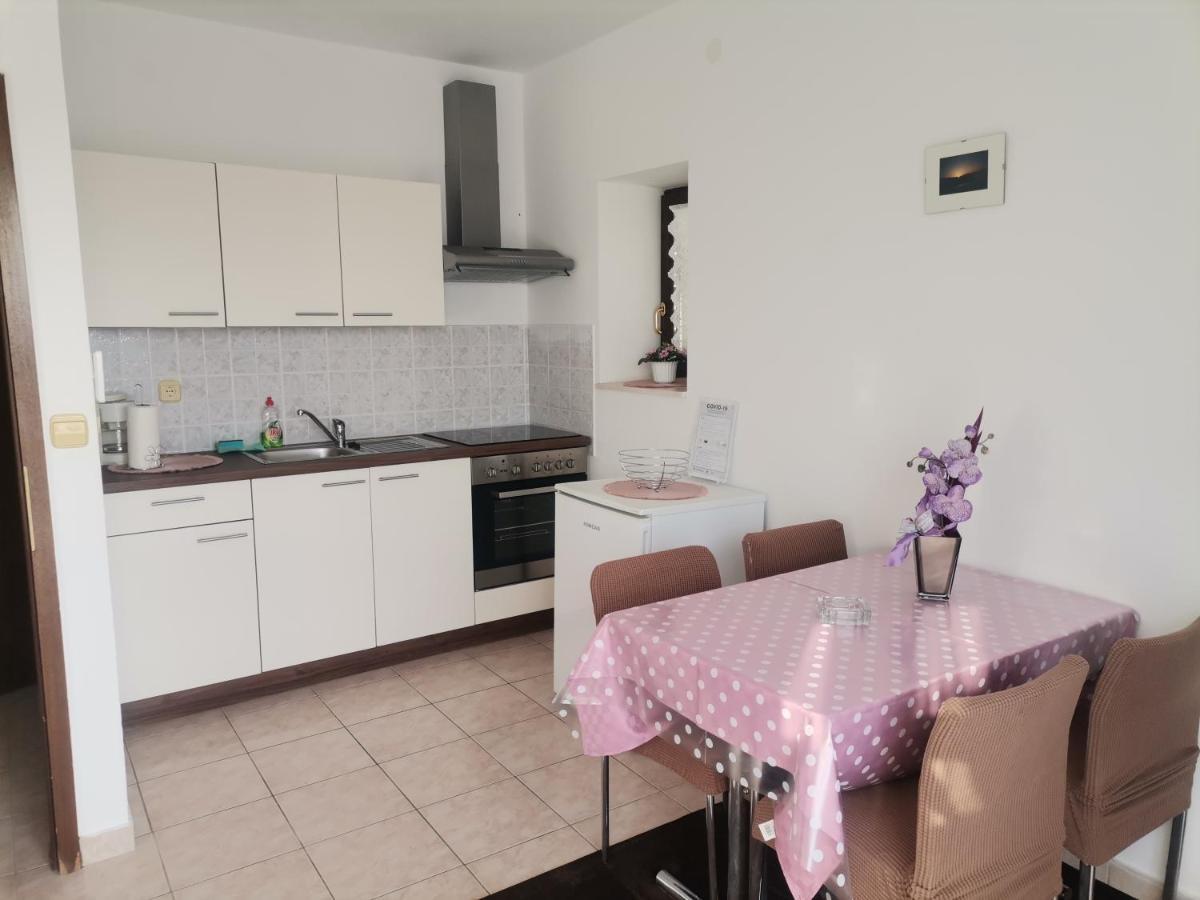 Apartments Petrica Malinska Ngoại thất bức ảnh