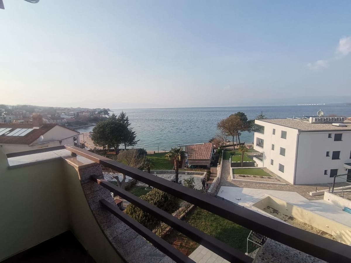 Apartments Petrica Malinska Ngoại thất bức ảnh