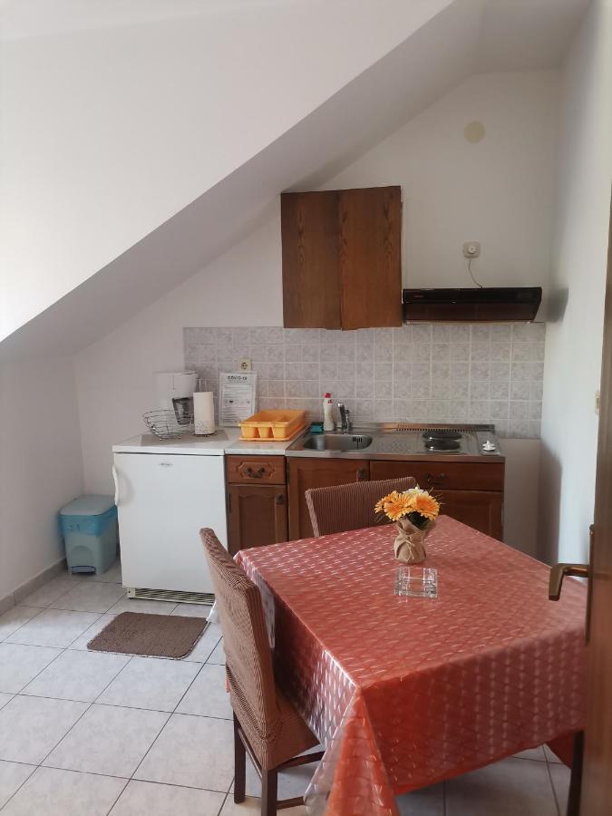 Apartments Petrica Malinska Ngoại thất bức ảnh