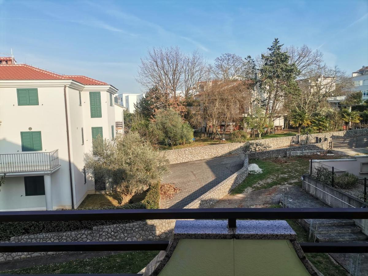 Apartments Petrica Malinska Ngoại thất bức ảnh